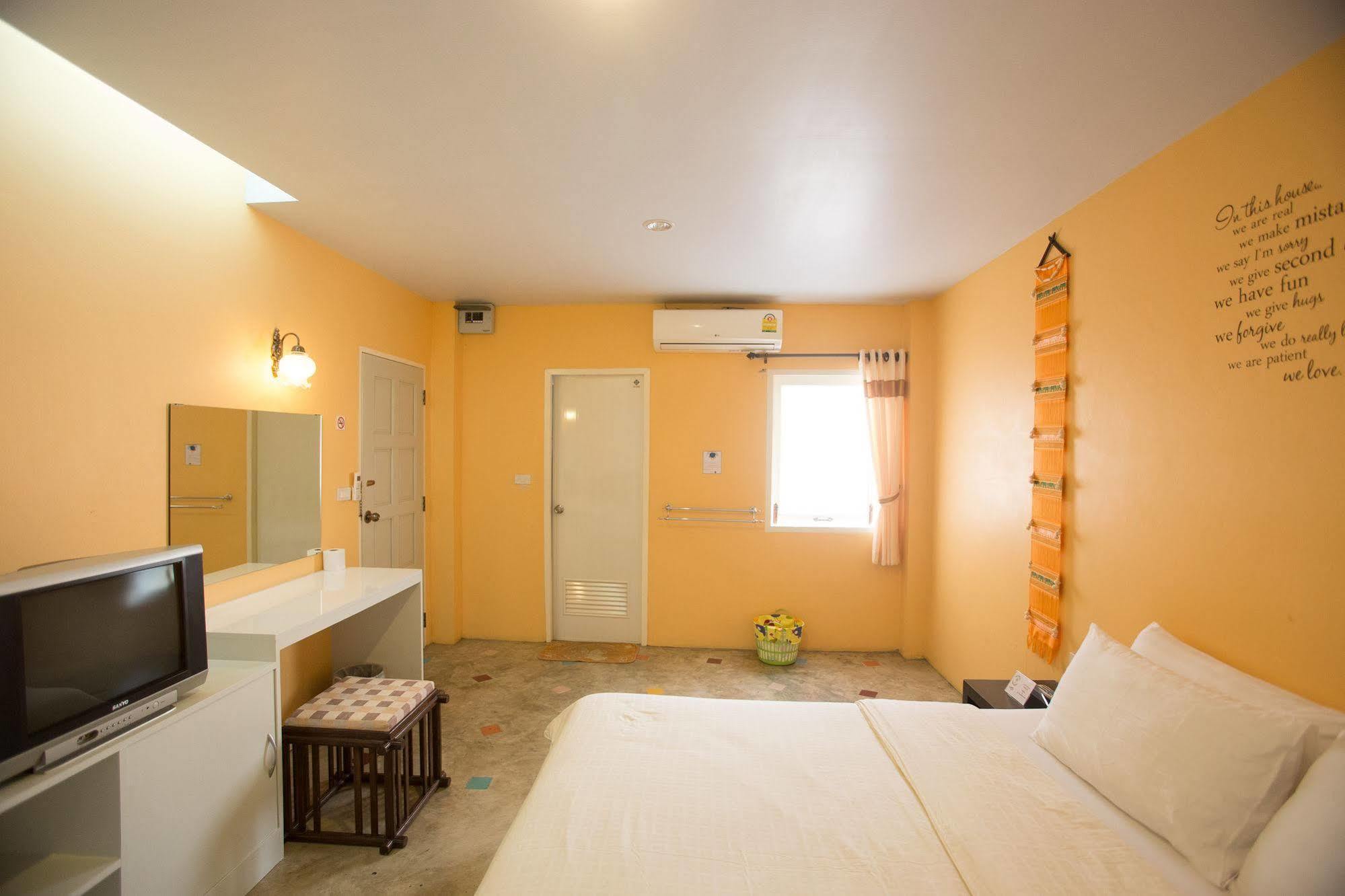 Dozy Lamoon House Hotel Chiang Mai Exterior photo